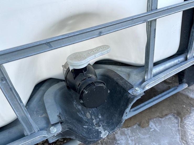 water-tank-tote-image-5