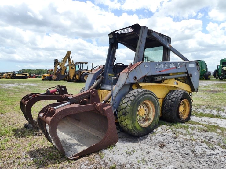new-holland-ls180-image-1