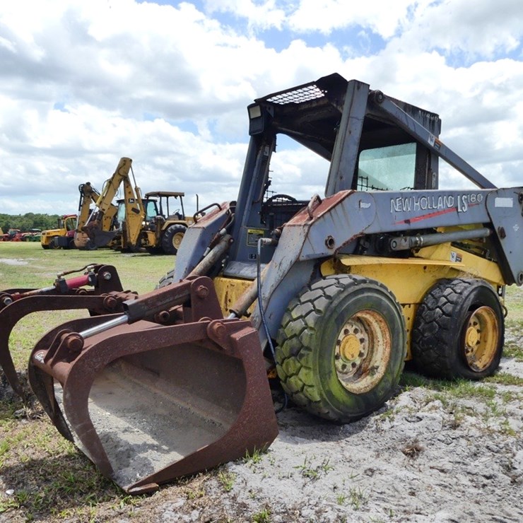 NEW HOLLAND LS180