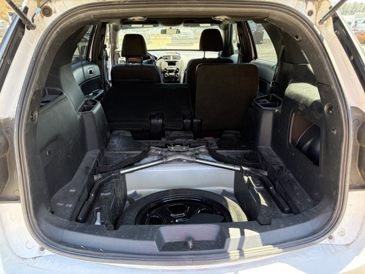 2017-ford-explorer-image-21