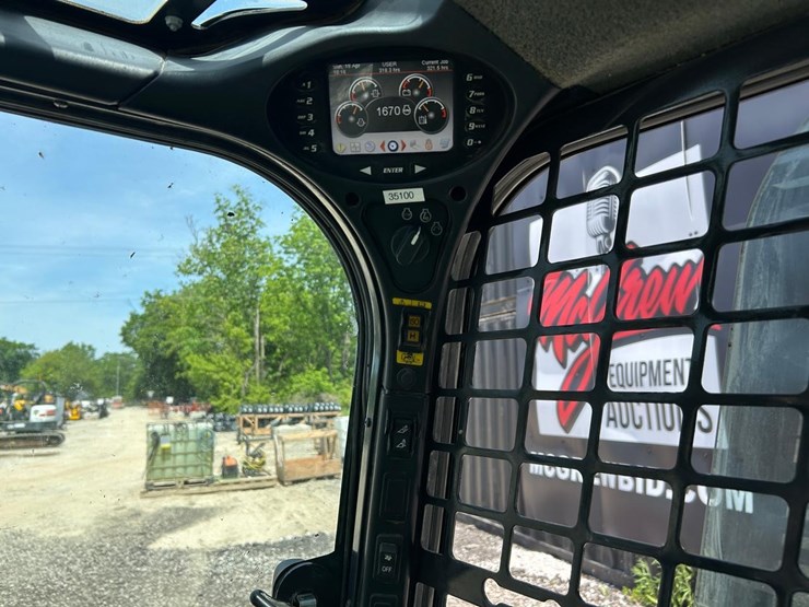 2024-bobcat-t770-image-23