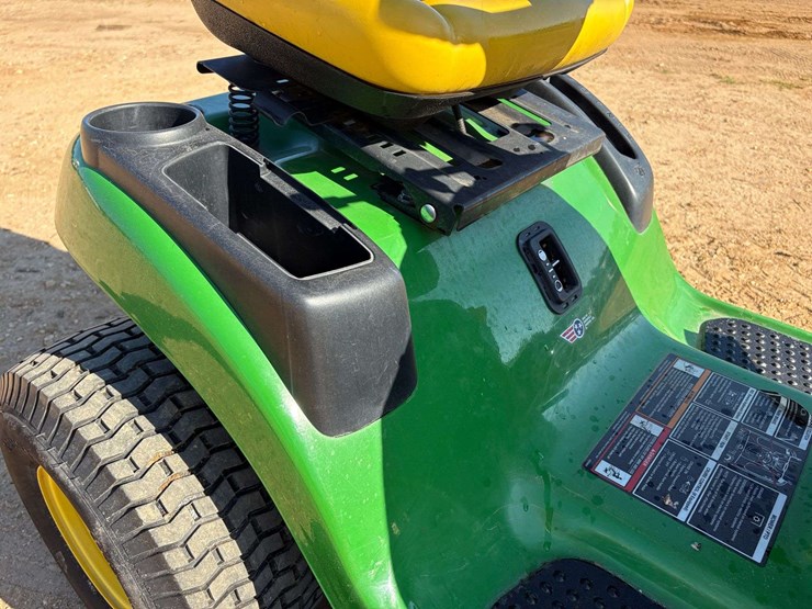 2016-john-deere-d110-image-11