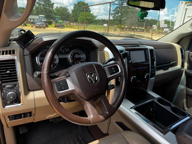 2010-dodge-2500-image-8