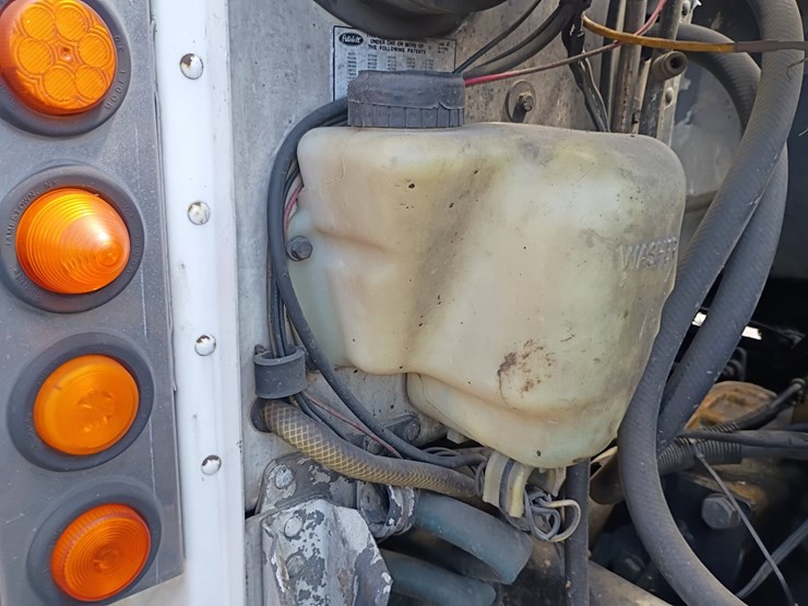 1998-peterbilt-379-image-34