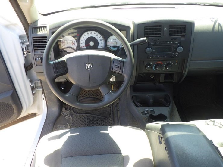 2007-dodge-dakota-image-7