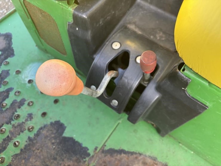 john-deere-gator-image-15