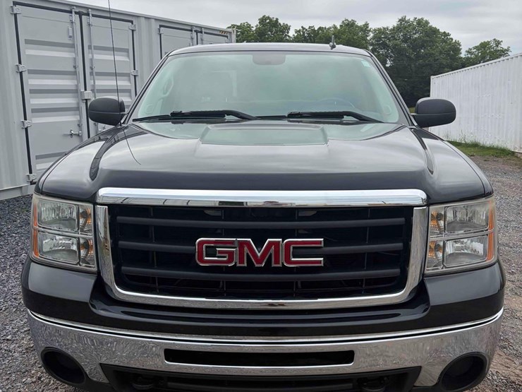 2009-gmc-sierra-1500-image-2