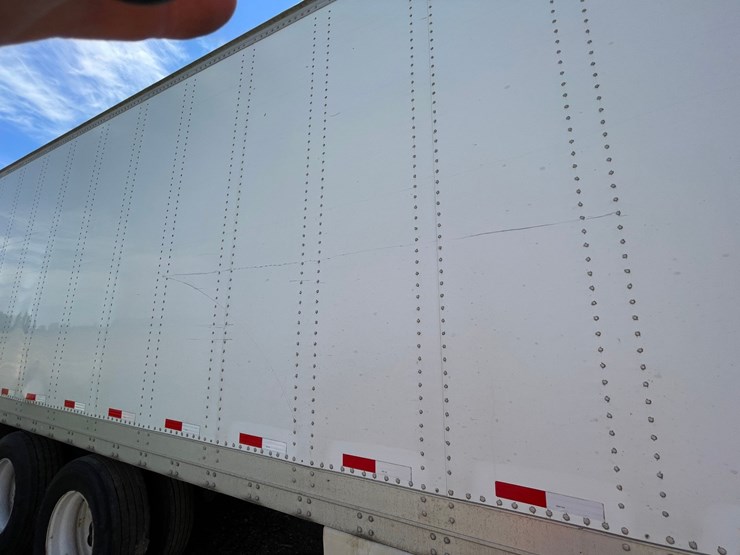 #400-•-2017-stoughton-semi-trailer-(has-wi-title)-(denmark,-wi)-image-17