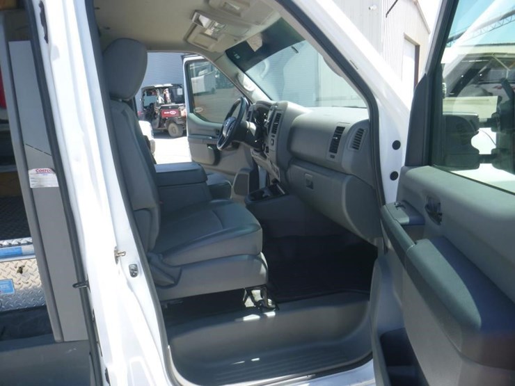 2018-nissan-nv2500-image-6