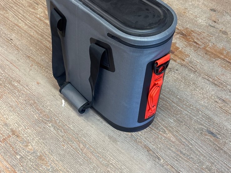 #76-•-lippert-brand-new-cooler-image-2