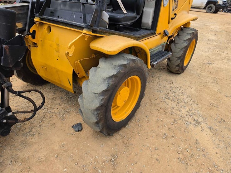 jcb-520-image-6