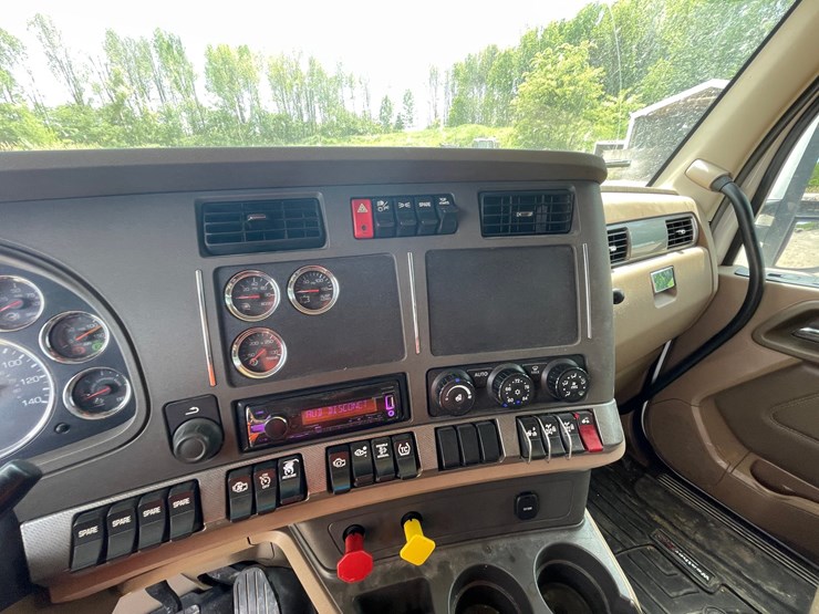 2016-kenworth-t680-image-58