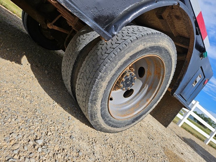 2012-ford-f550-image-30