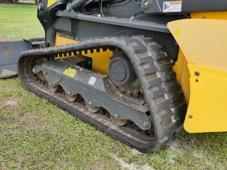 2020-new-holland-c232-image-10