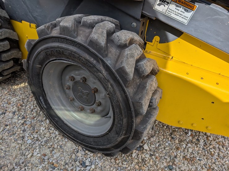 #5454-•-new-holland-160-skid-loader-image-11