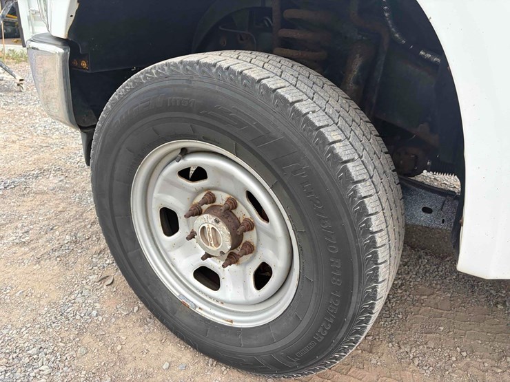 2010-ford-f350-xl-image-10
