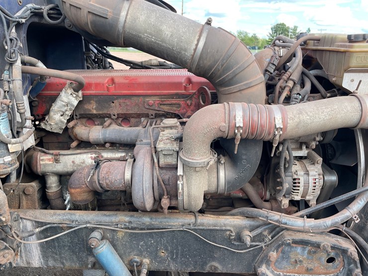 2010-peterbilt-386-image-55