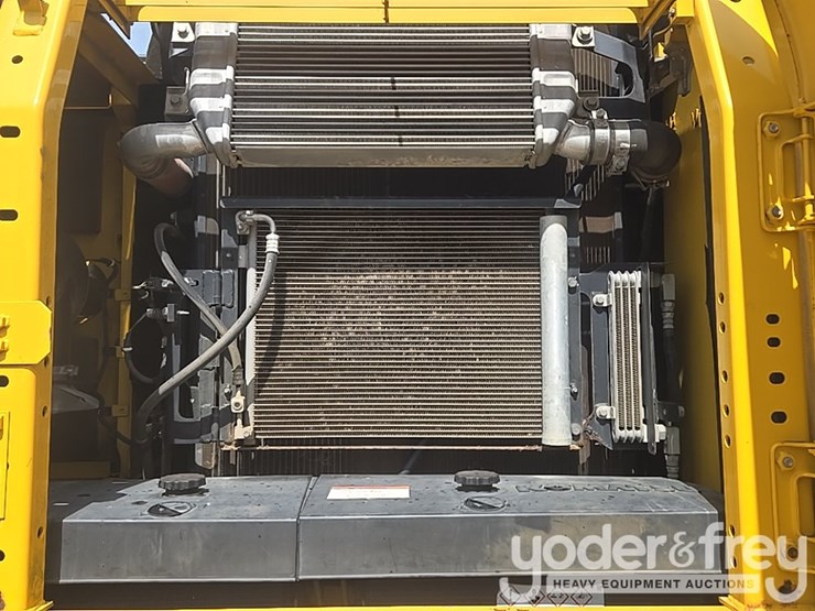 2017-komatsu-pc210-lc-11-image-34