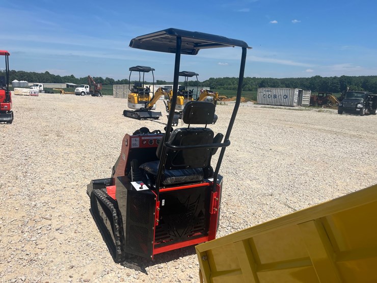 #103-•-skid-steer-loader-ssl580-image-9