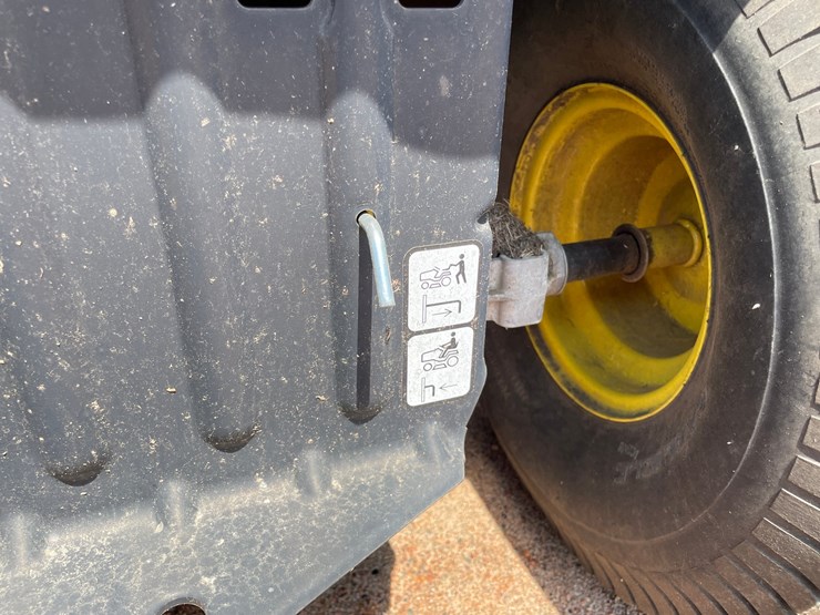 john-deere-e140-image-22