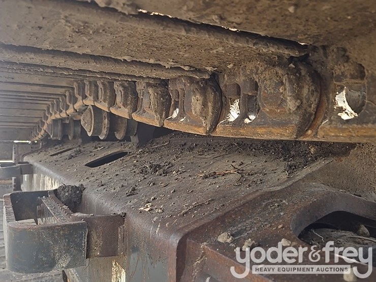 2017-komatsu-pc210-lc-11-image-15