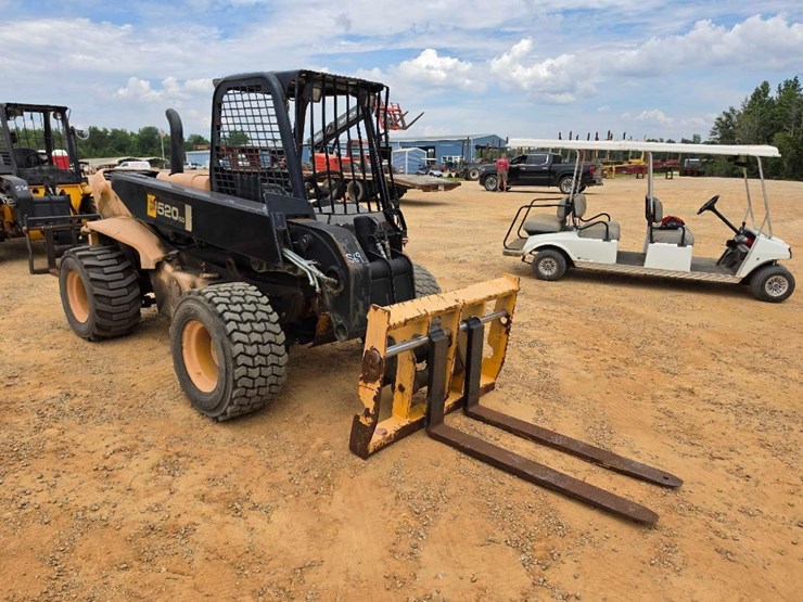 jcb-520-image-4
