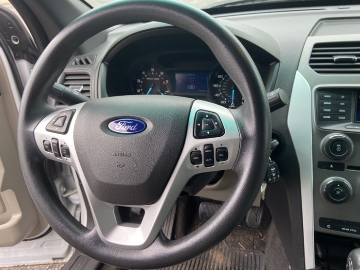 2013-ford-explorer-image-18