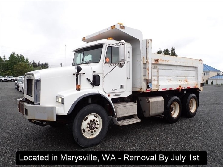 2000-freightliner-fld112-image-1