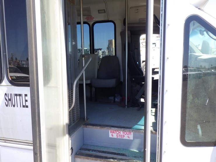 2009-chevrolet-express-3500-image-7