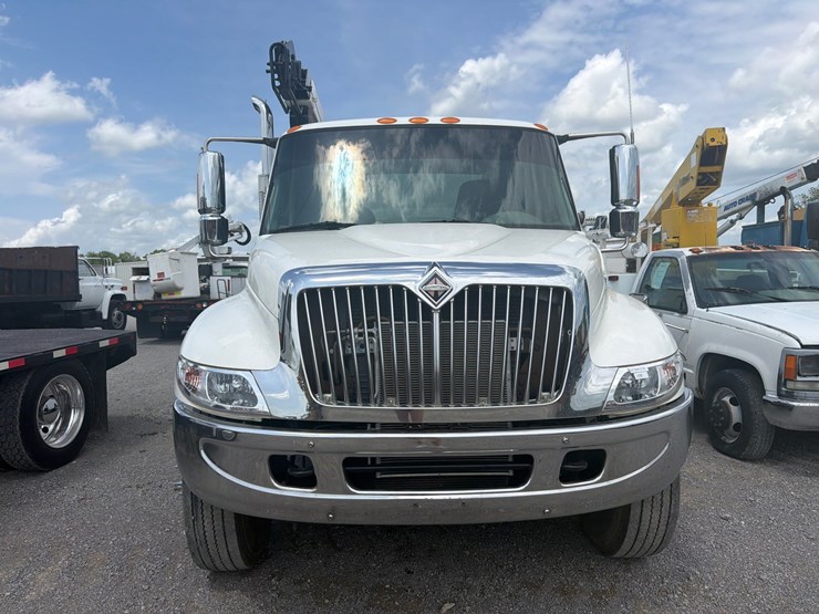 2004-international-durastar-4300-image-2