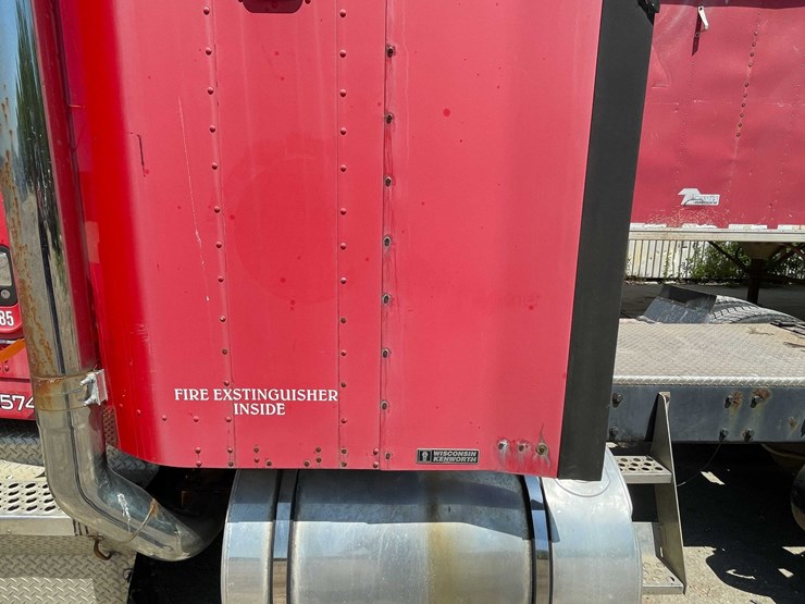 2004-kenworth-t800-image-17