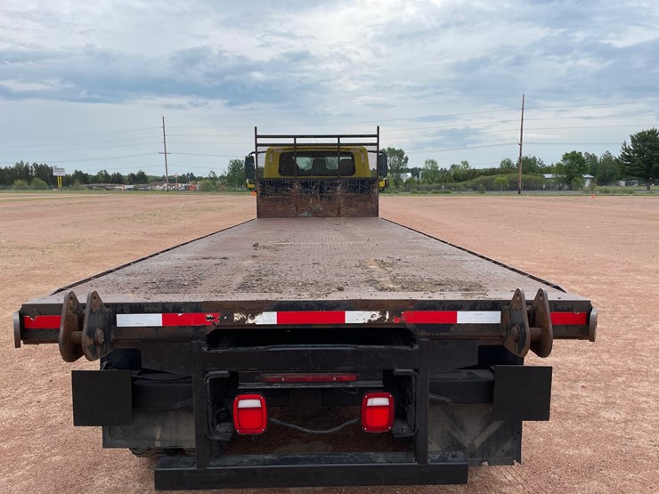 #318-•-2005-ht570-international-7500-6x4-flatbed-(has-mo-title)-(mosinee,-wi)-image-65