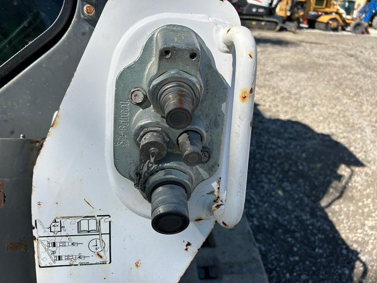 2019-bobcat-t550-image-11