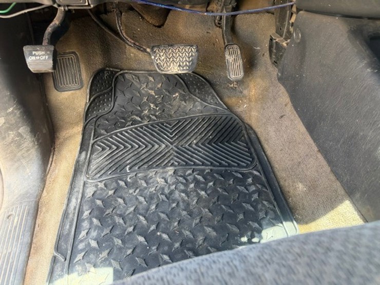 2004-toyota-tundra-image-49