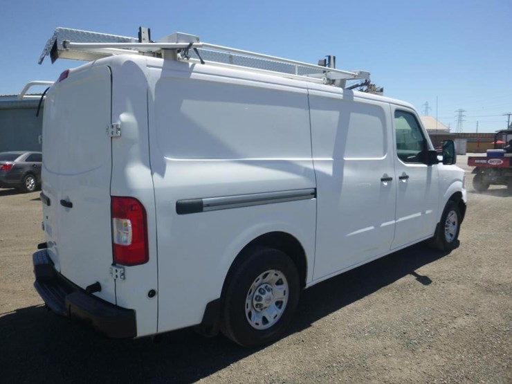 2016-nissan-nv2500-image-3