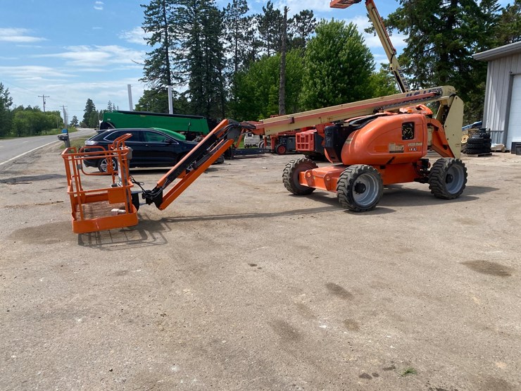 2012-jlg-600aj-image-11