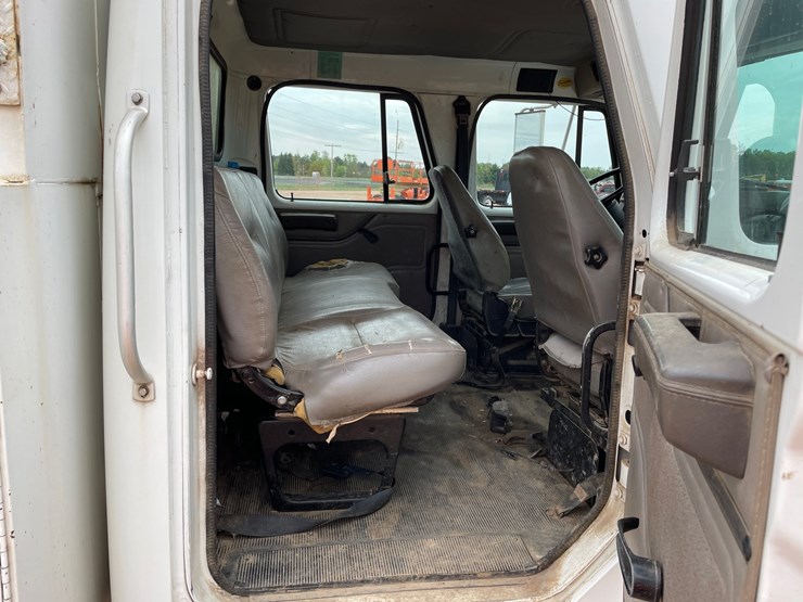 2000-international-4700-image-34