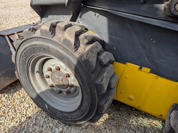 #5454-•-new-holland-160-skid-loader-image-12