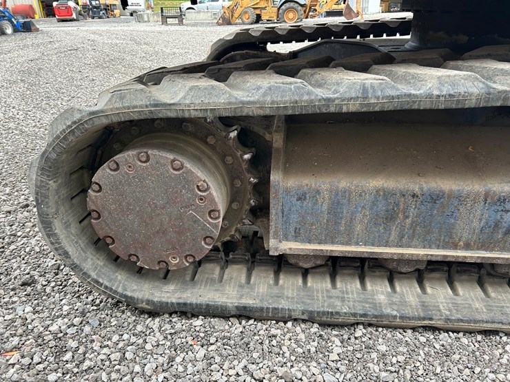 takeuchi-tb1140-image-11