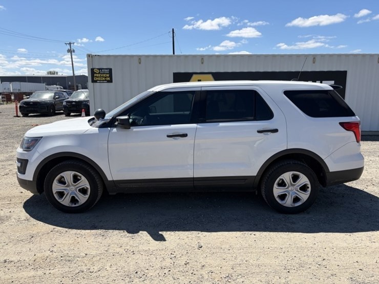 2017-ford-explorer-image-7