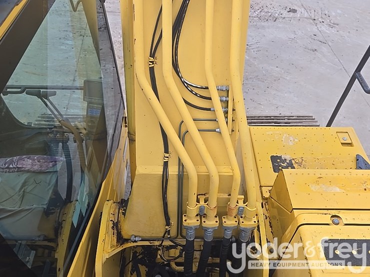 2017-komatsu-pc210-lc-11-image-32