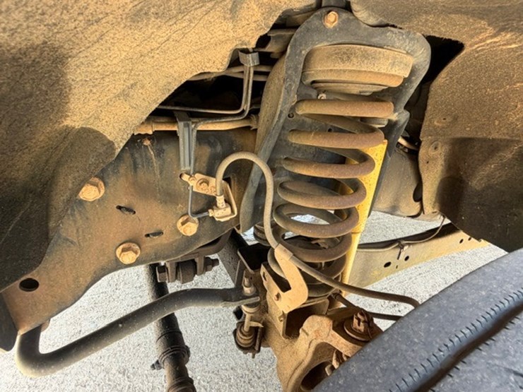 2013-ford-f550-image-21