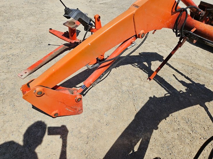 kubota-la844-image-16
