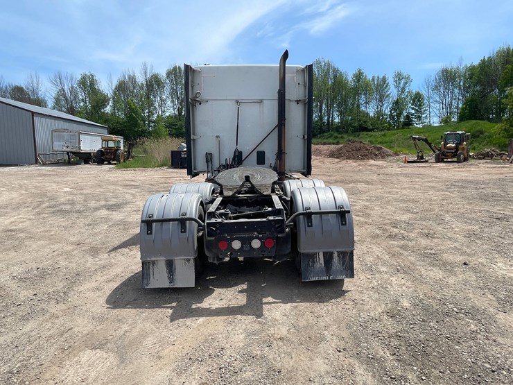 2016-kenworth-t680-image-6