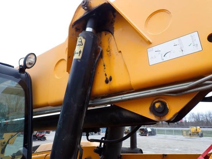 2010-jcb-510-56-image-55
