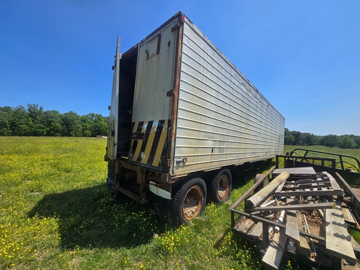 trailmobile-van-image-12