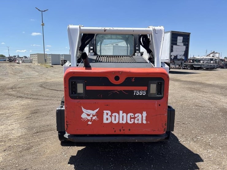 2019-bobcat-t595-image-8