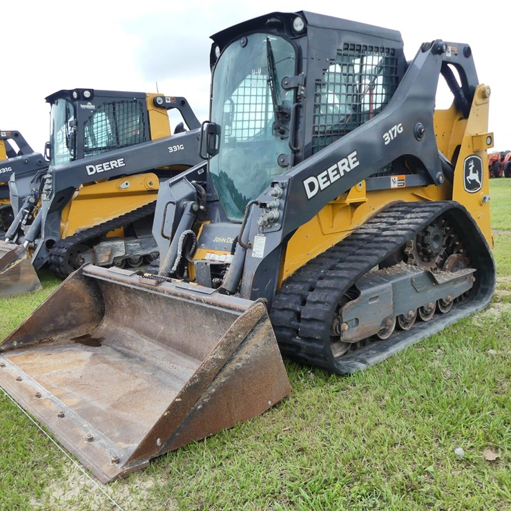 2023 DEERE 317G