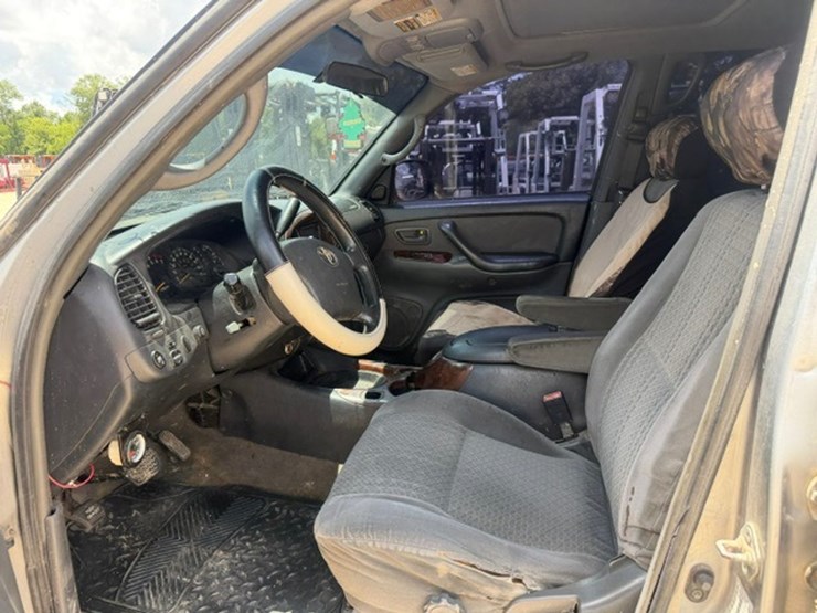 2004-toyota-tundra-image-36