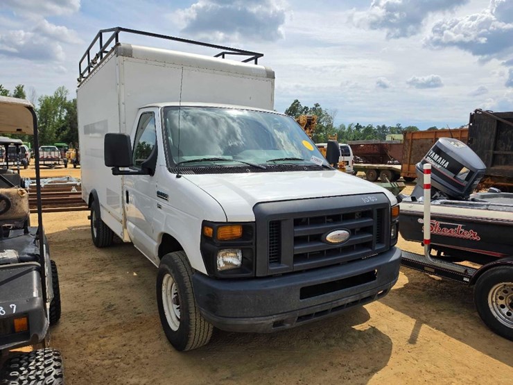 2015-ford-e350-image-4